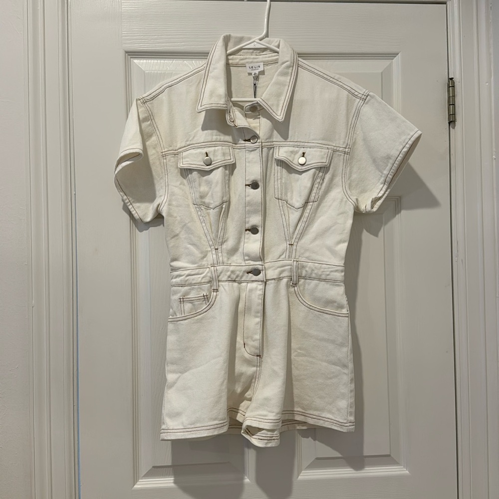 Le Lis size medium denim white romper size medium NEW WITH TAGS